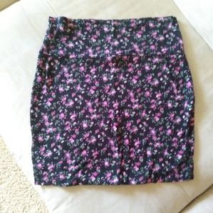 Women's mini skirt (never worn)